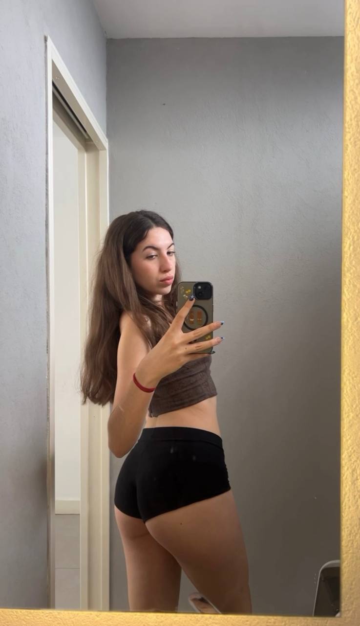 Amber in her underwear in Zhengzhou