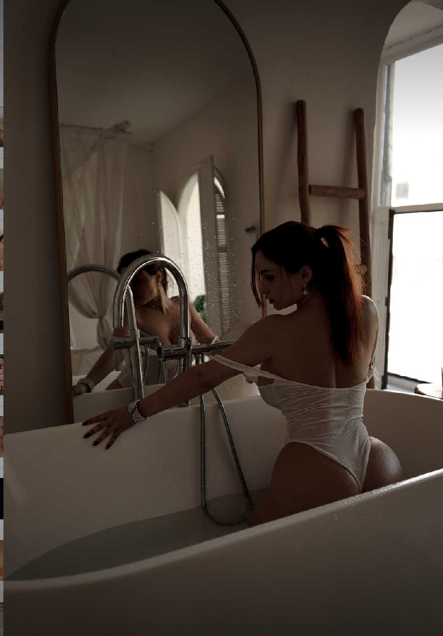 A playful frame from Miranda Faith nude — online in Zhengzhou