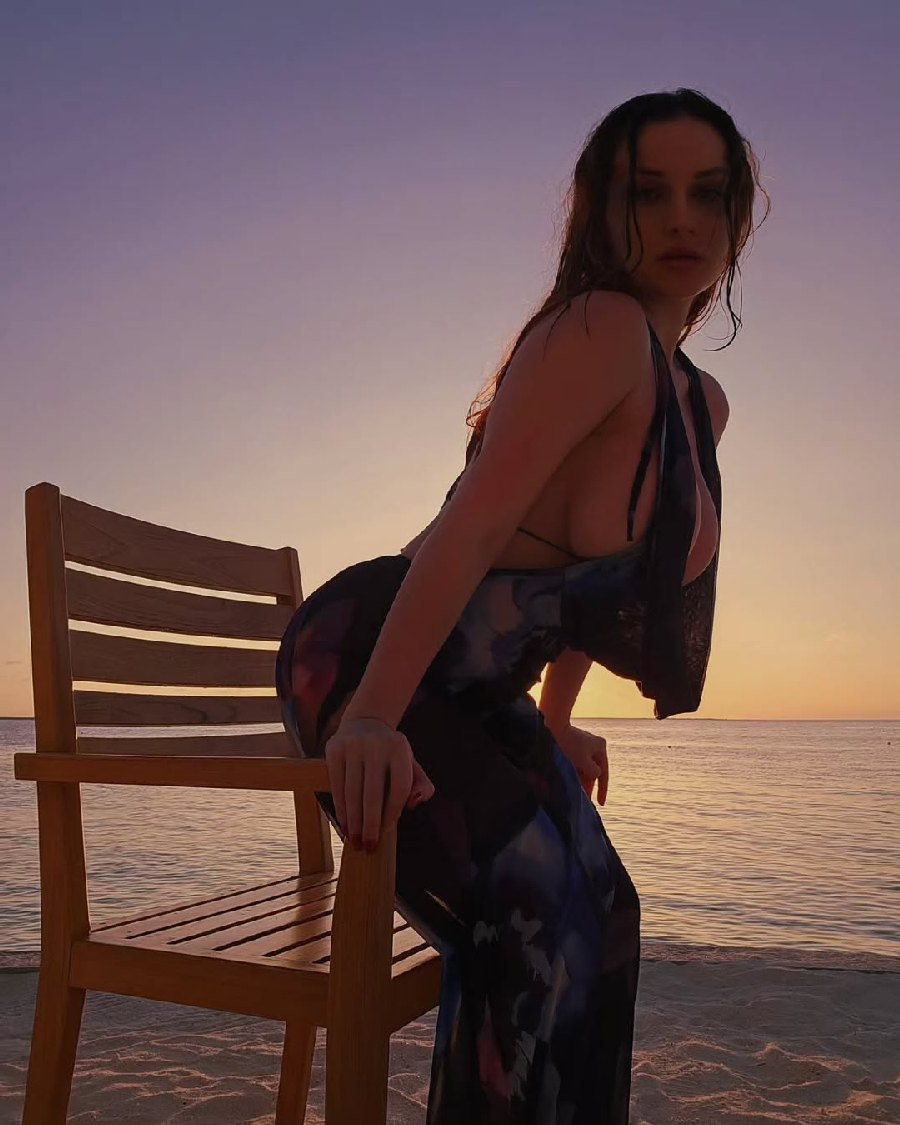 Sexy girl Miranda Faith nude in Zhengzhou