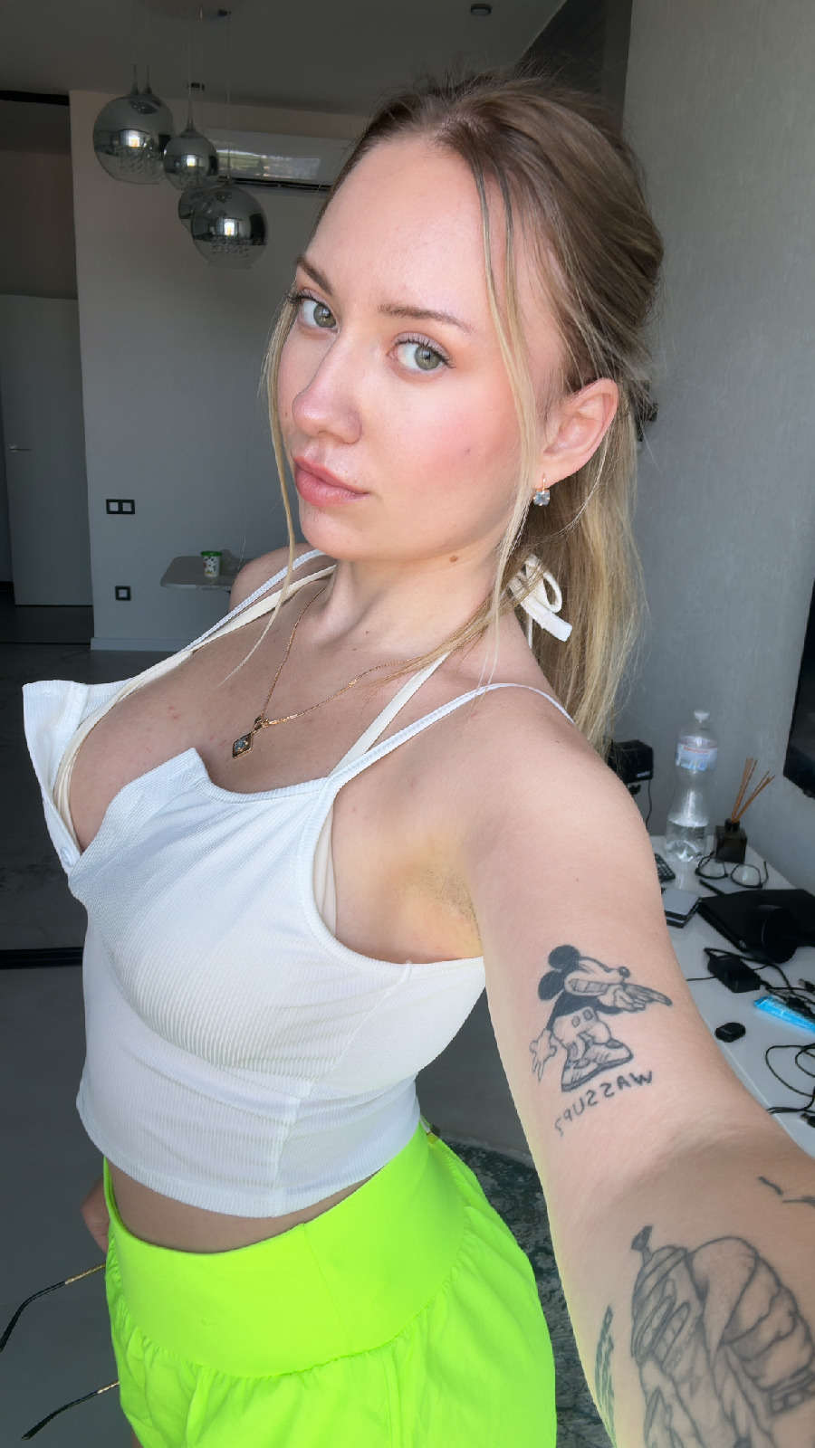 KateV in her underwear in Zhengzhou