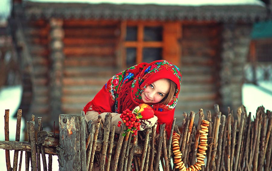 Sexy girl Women in Slavic costumes in Zhengzhou