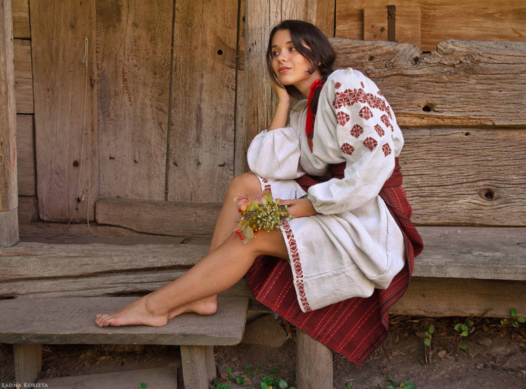 Fresh photos, fresh mood — Women in Slavic costumes online in Zhengzhou