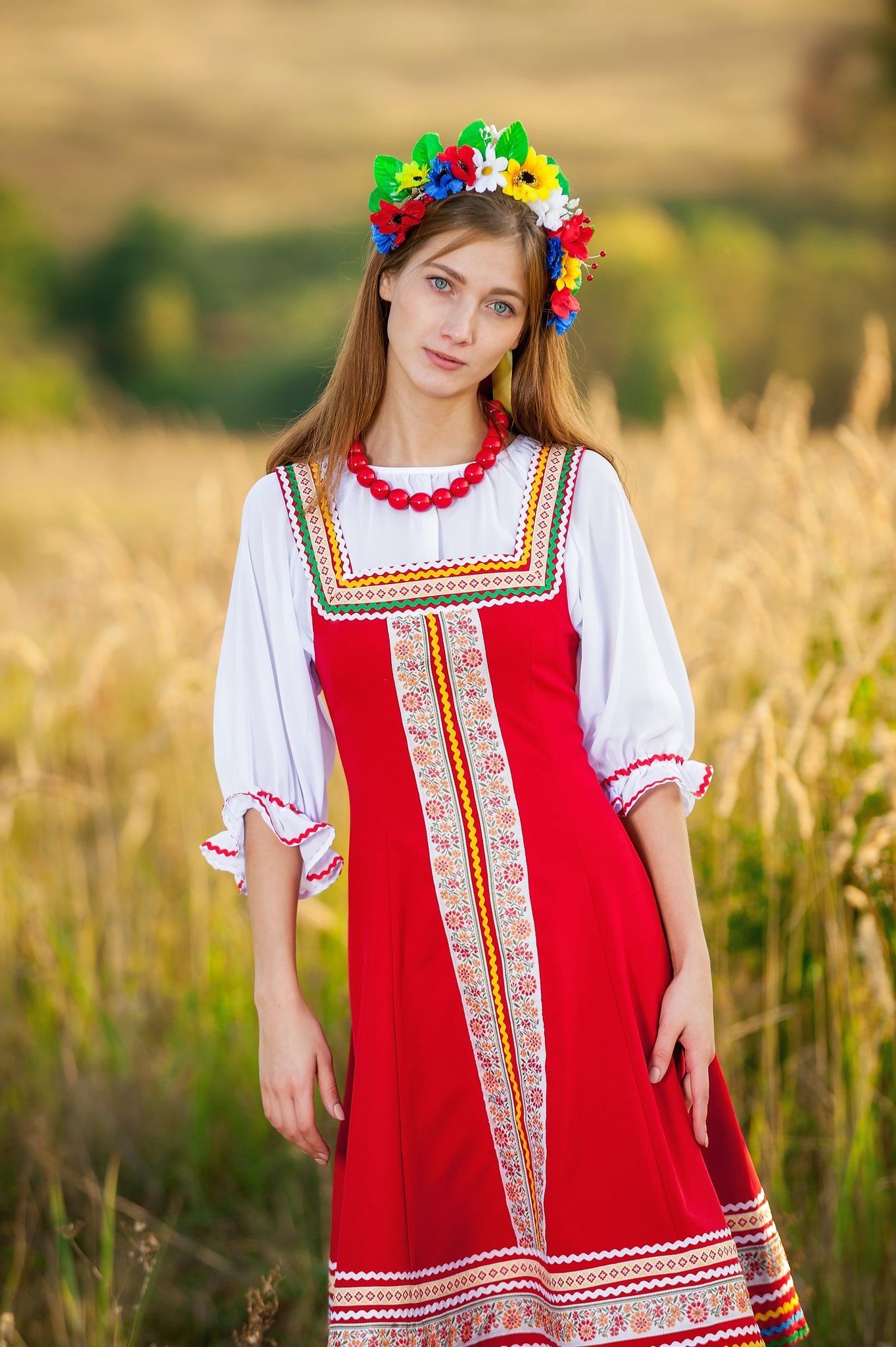 Women in Slavic costumes in Zhengzhou — step in, relax, and chat live