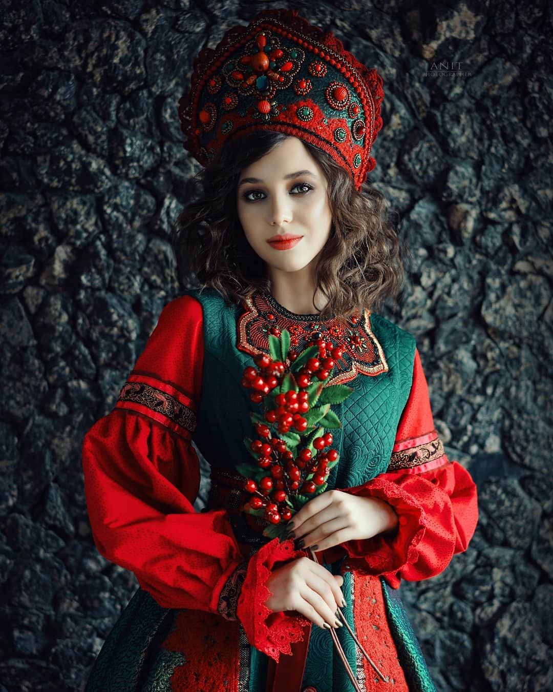 Nude girl Women in Slavic costumes in Zhengzhou