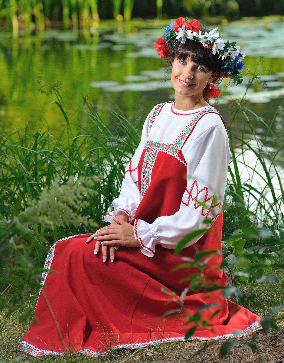 Beautiful girl Girls in Slavic costumes in Zhengzhou